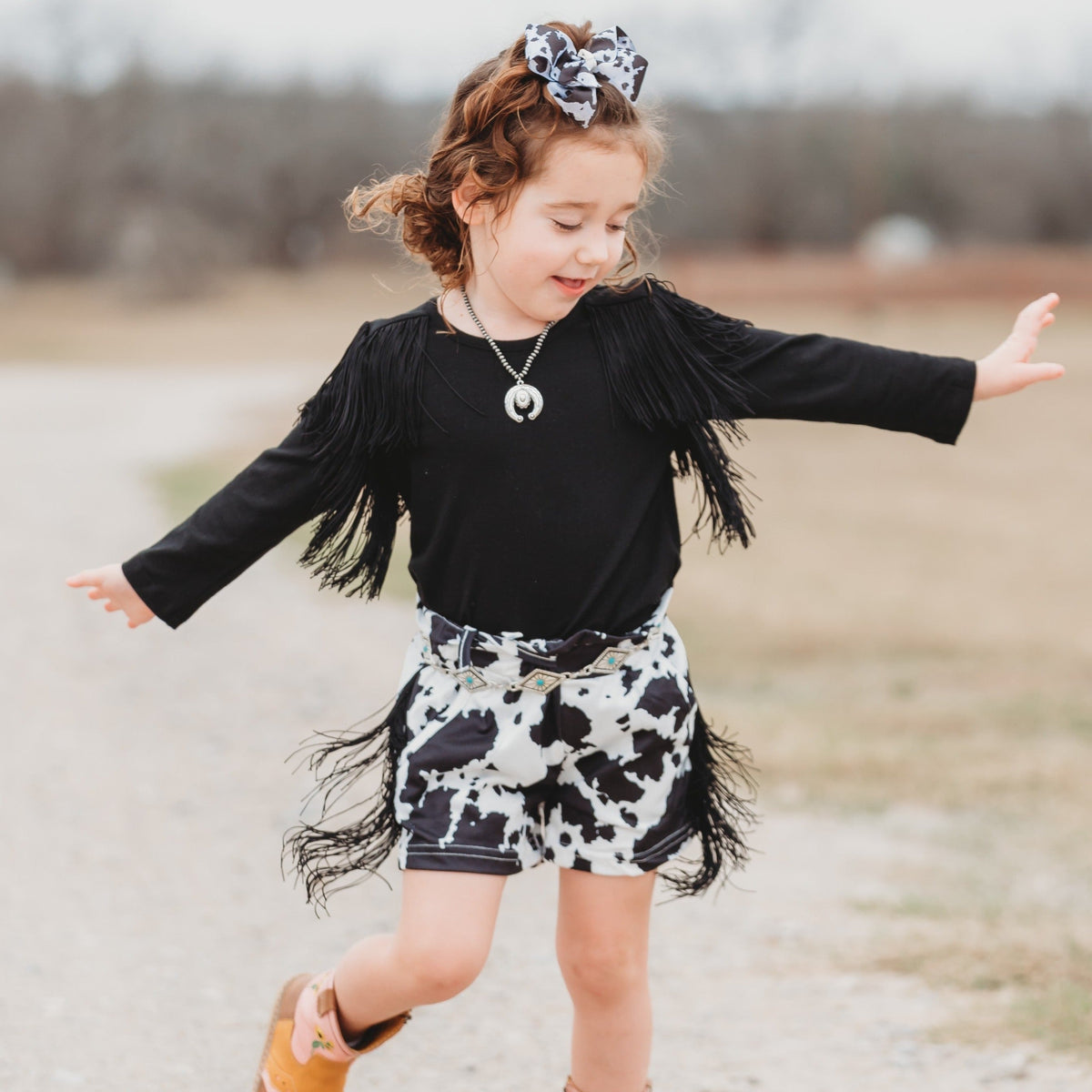 Black Solid w/t Fringe Shirt Size 6-7 (Sold pack of 4)