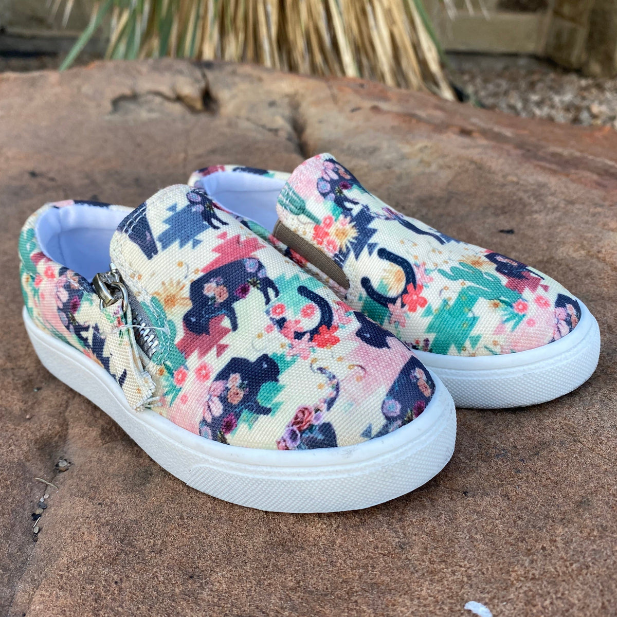 Wild Buffalo Western Sneakers (Sold pack of 9)